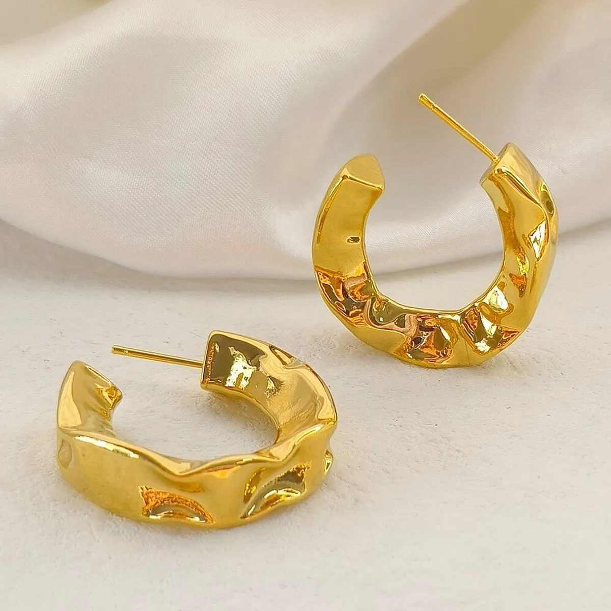 Beaten Gold Glossy 18K Gold Anti Tarnish Copper Hoop Bali Earring for Women