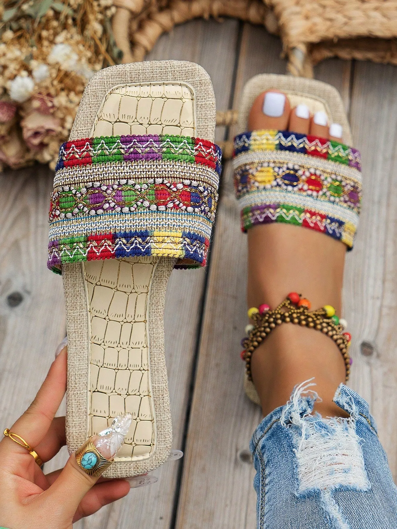 Beige Women's Flat Sandals With Colorful Embroidery, , Bohemian Style, Party Beach Shoes, Perfect For Vacation