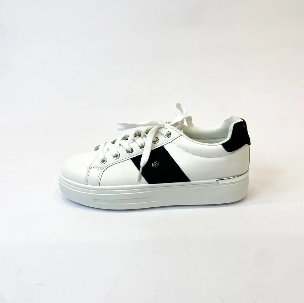 KG white/black platform sneaker