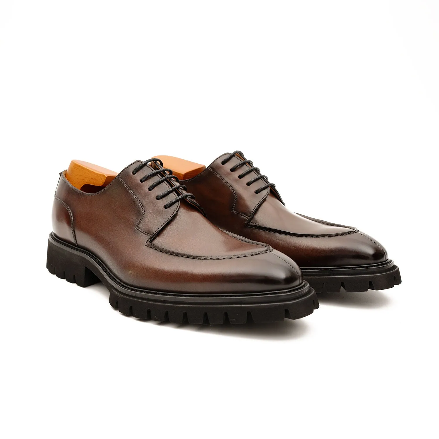 Men's Classic Brown Derby Leather Shoes with Lug Sole