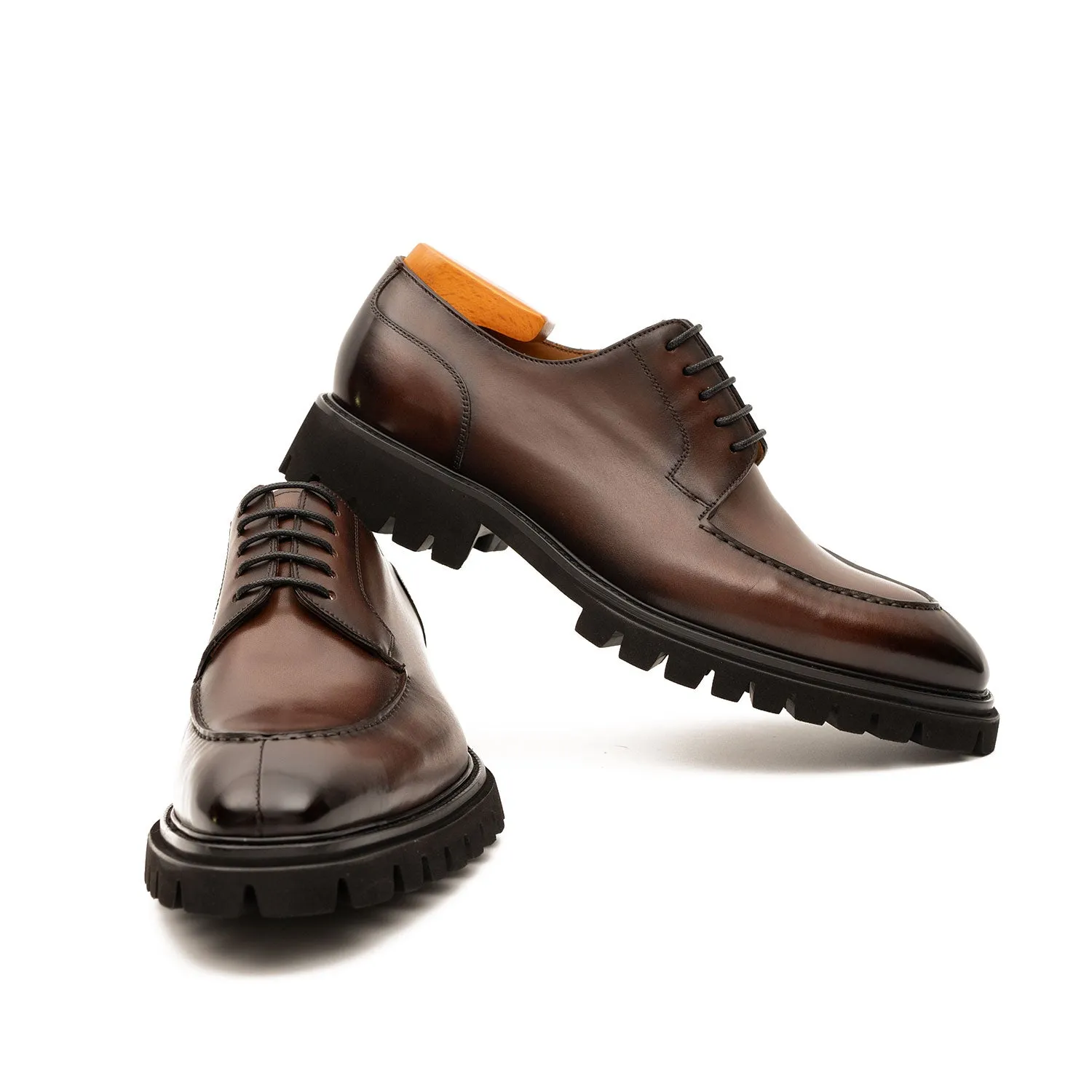 Men's Classic Brown Derby Leather Shoes with Lug Sole