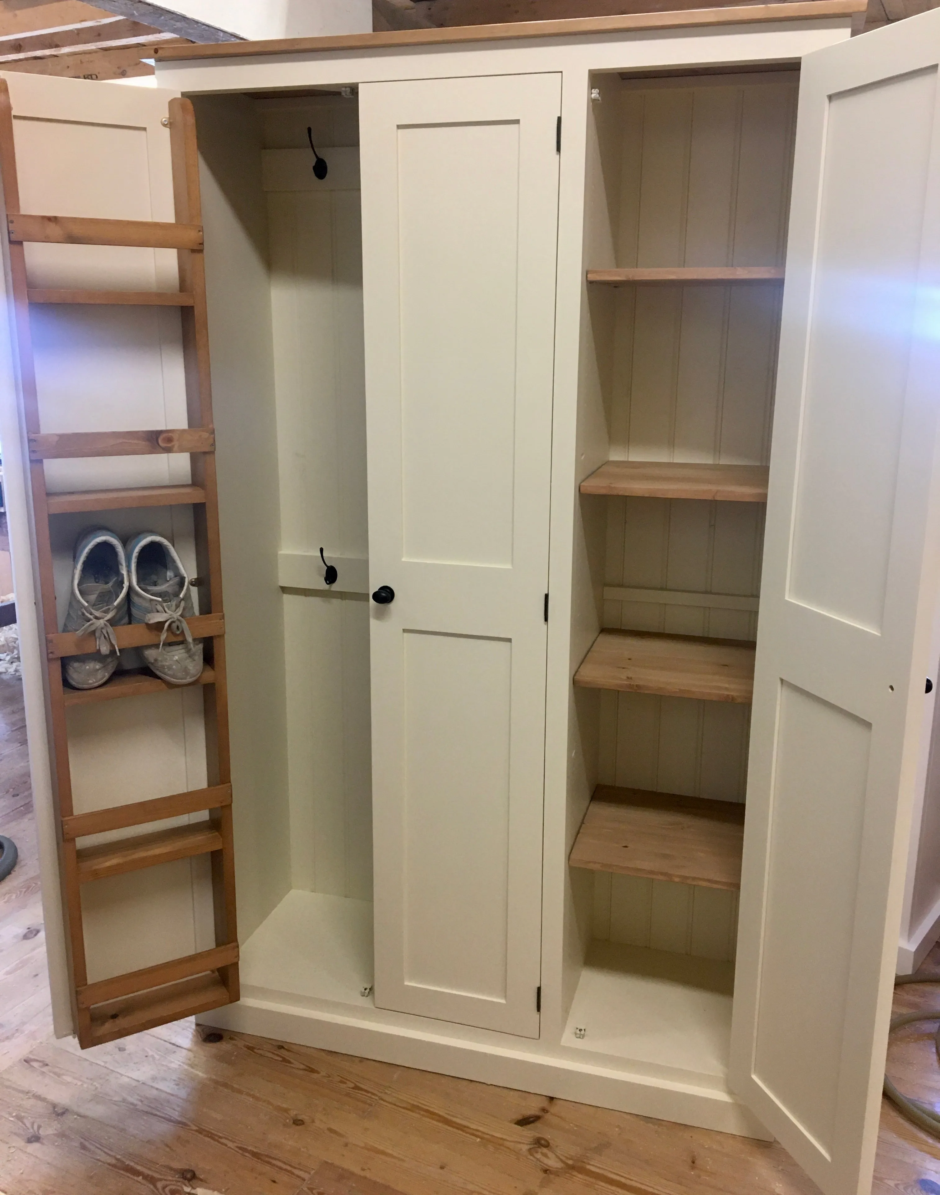 **NEW 3 Door Hall, Utility Room, Cloak Room Coat Cupboard with SHOE STORAGE RACKS (40 cm deep)