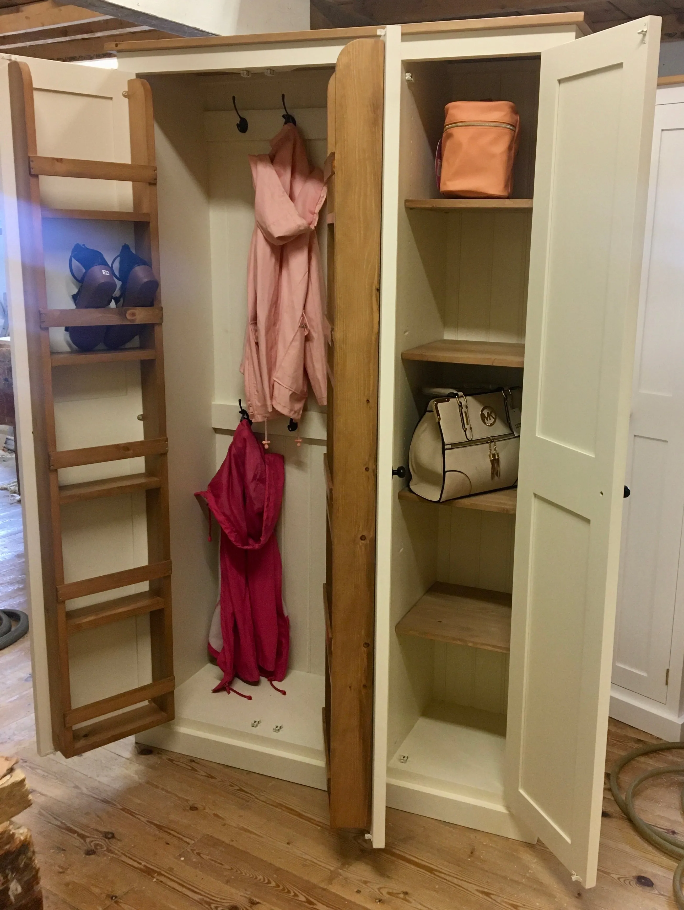 **NEW 3 Door Hall, Utility Room, Cloak Room Coat Cupboard with SHOE STORAGE RACKS (40 cm deep)