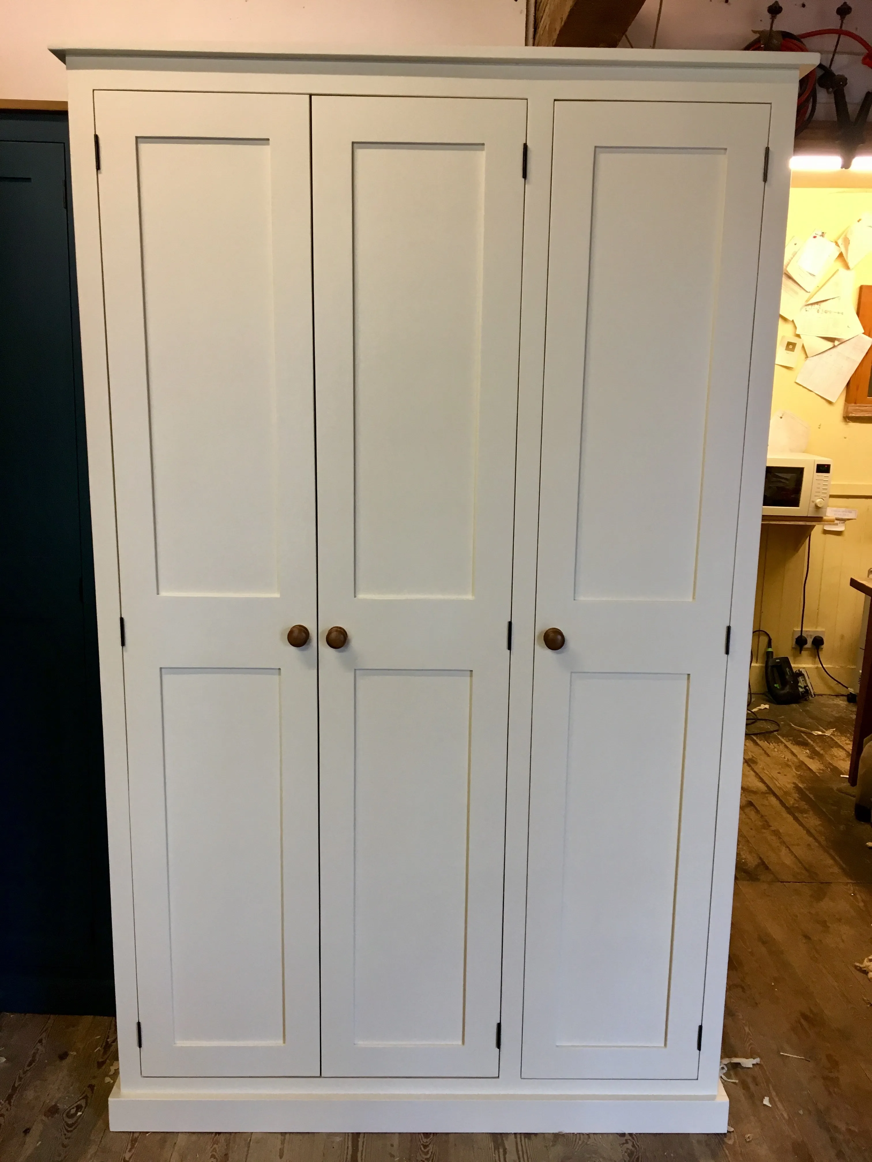 **NEW 3 Door Hall, Utility Room, Cloak Room Coat Cupboard with SHOE STORAGE RACKS (40 cm deep)