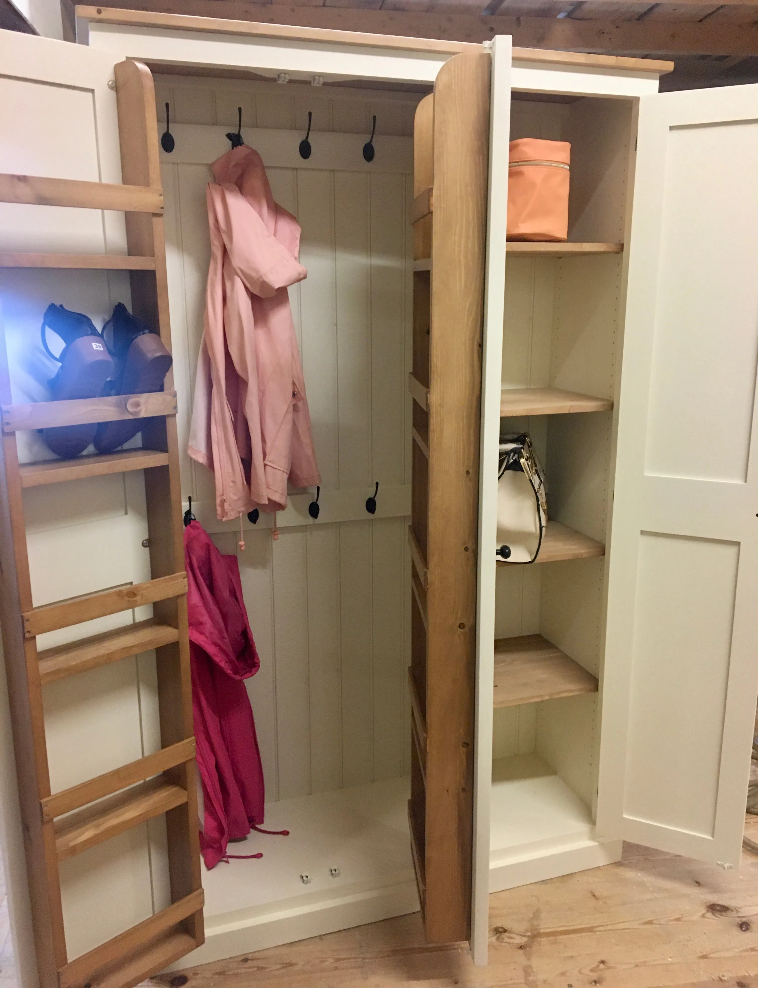 **NEW 3 Door Hall, Utility Room, Cloak Room Coat Cupboard with SHOE STORAGE RACKS (40 cm deep)