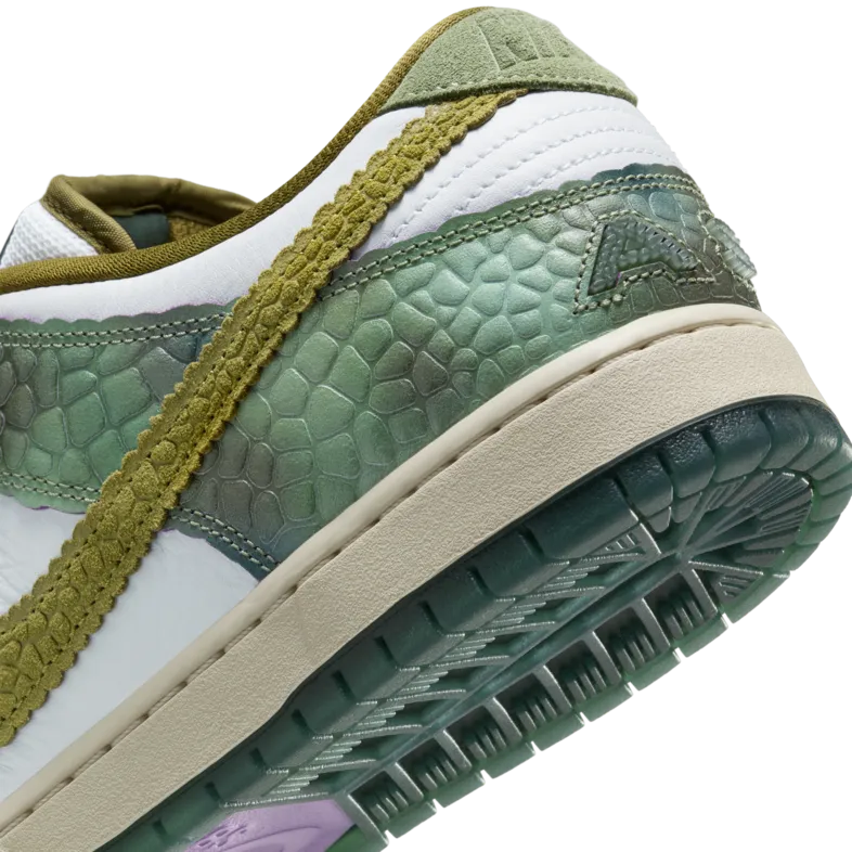 Nike SB Dunk Low Pro "Chameleon" Alexis Sablone Skate Shoes