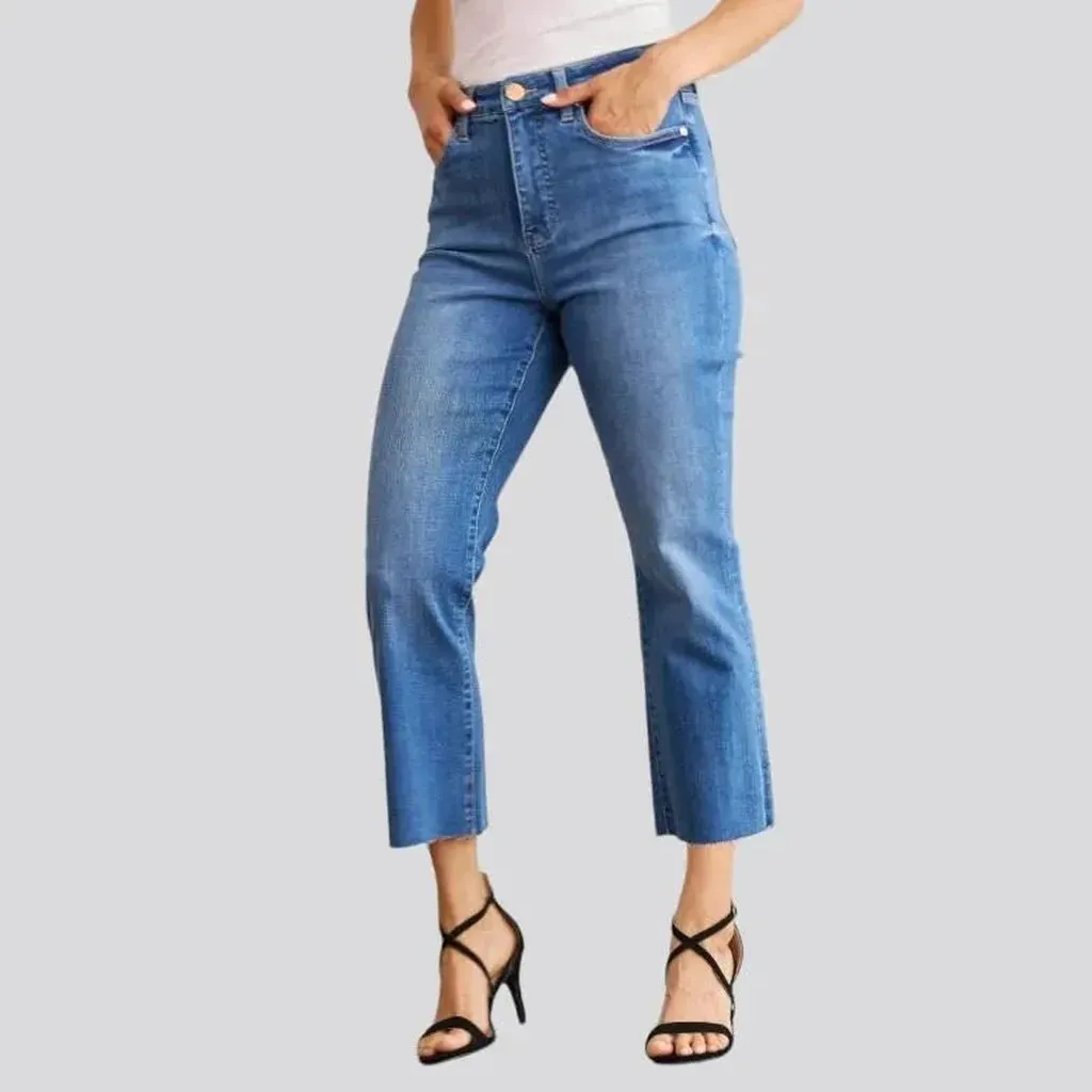 Sanded women's cutoff-bottoms jeans