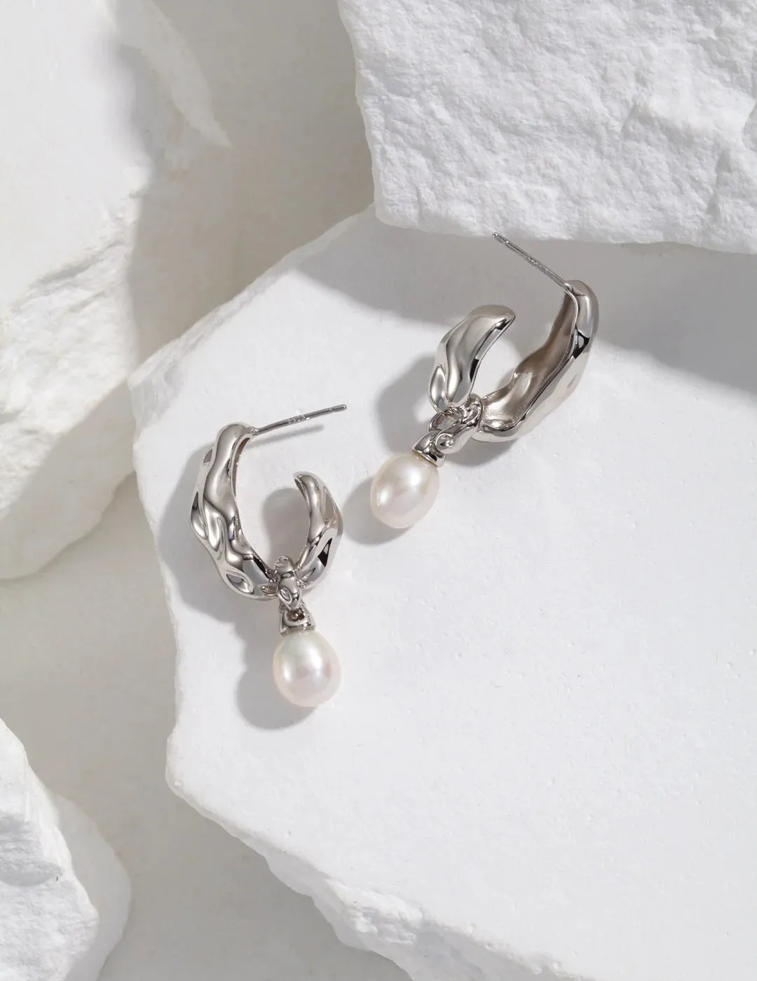 Simonetta - Minimalist Pearl Hoop Earrings