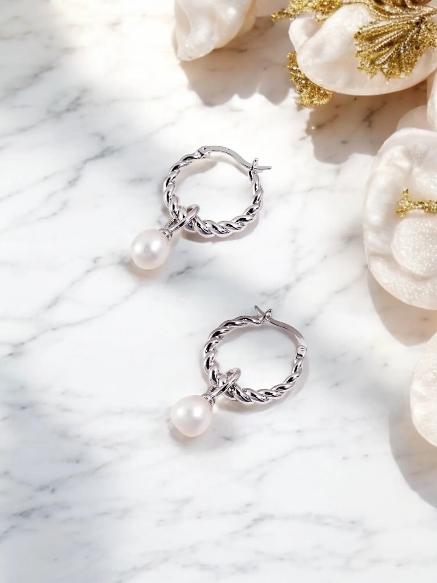 Torsade - French Twisted Pearl Hoop Earrings